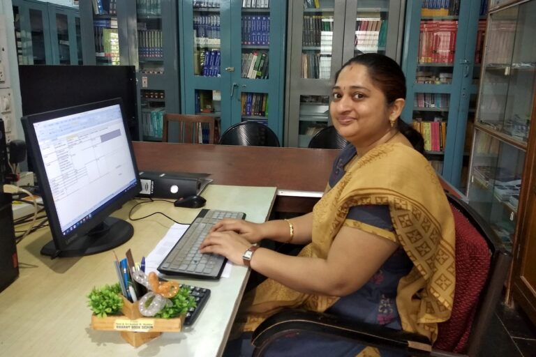 Librarian-Smt Megha Khanna